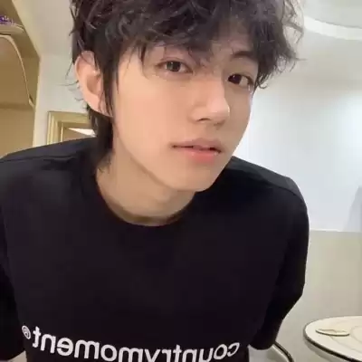 仰映容